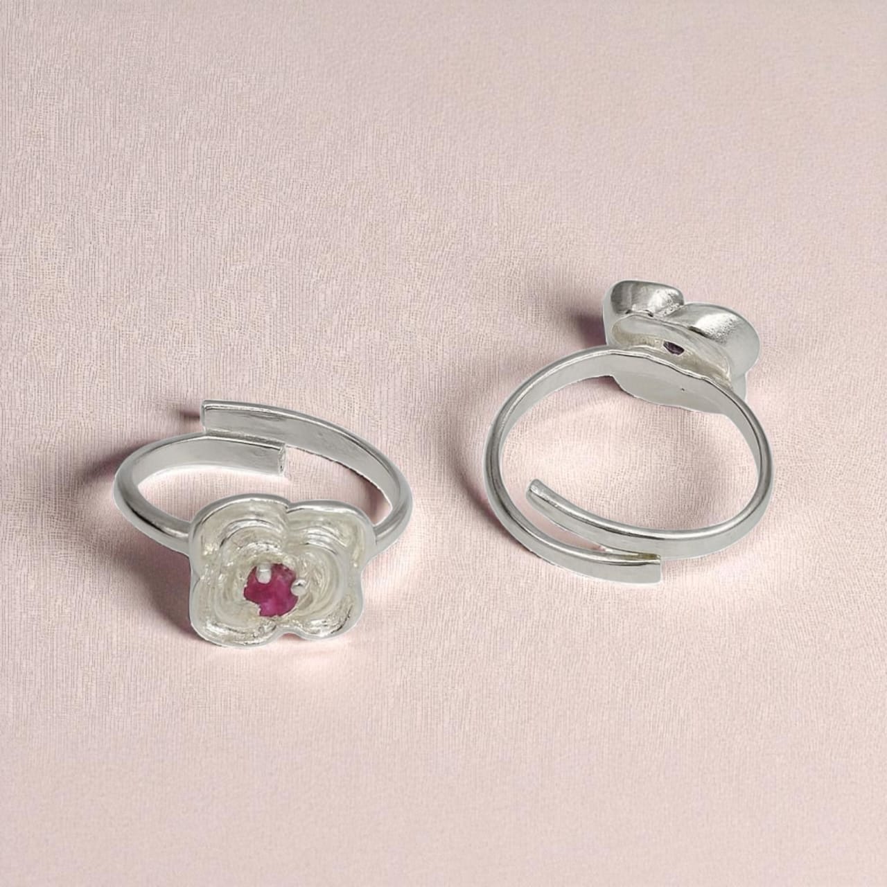 Floral Design With Pink Stone Toe Ring