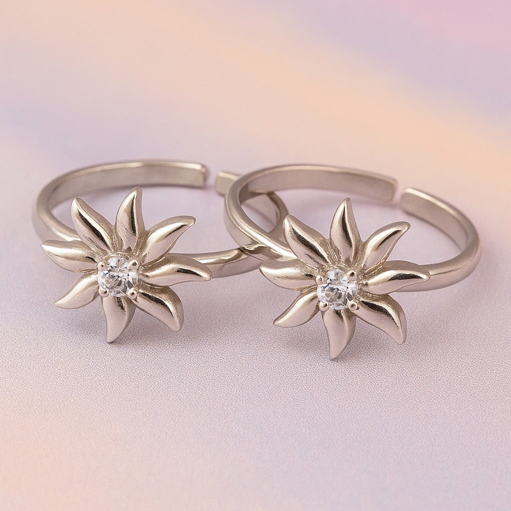 Floral Design Shape With Stone Toe Ring