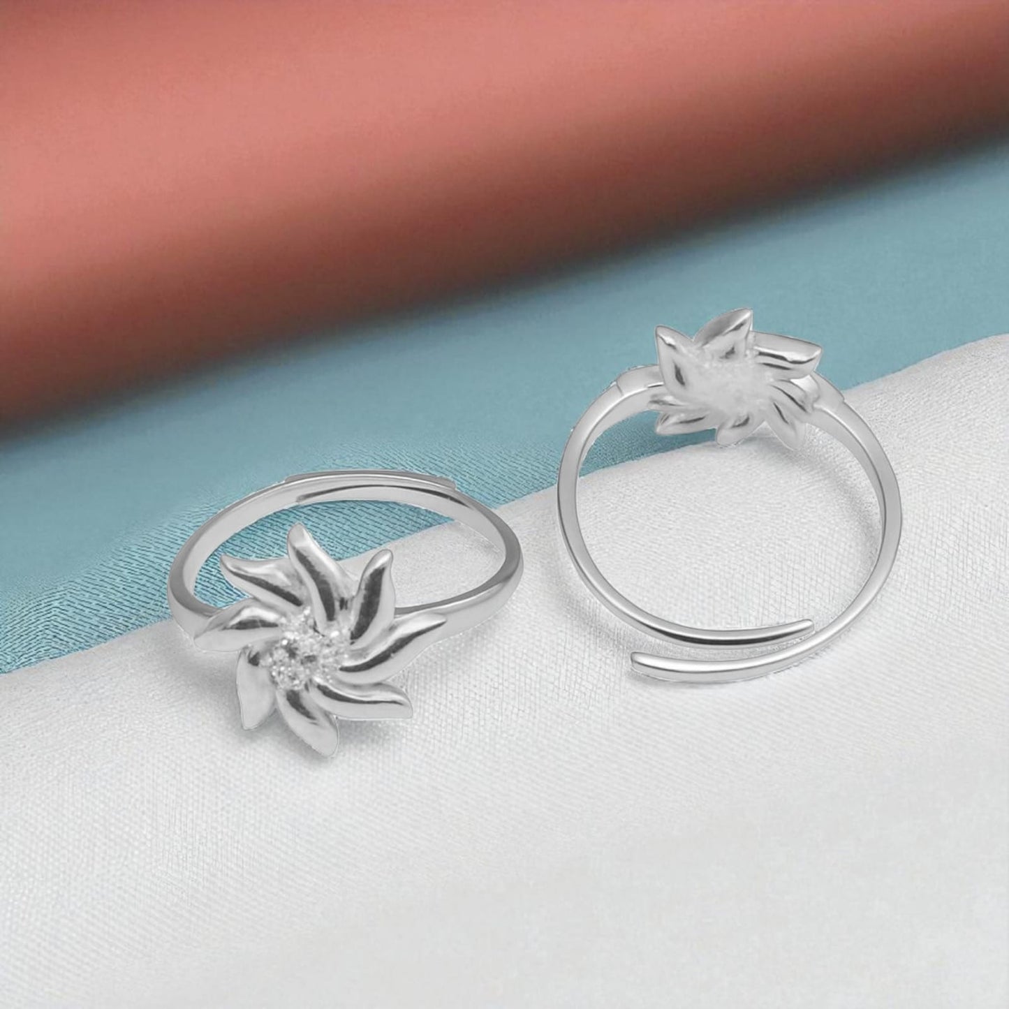 Floral Design Shape With Stone Toe Ring