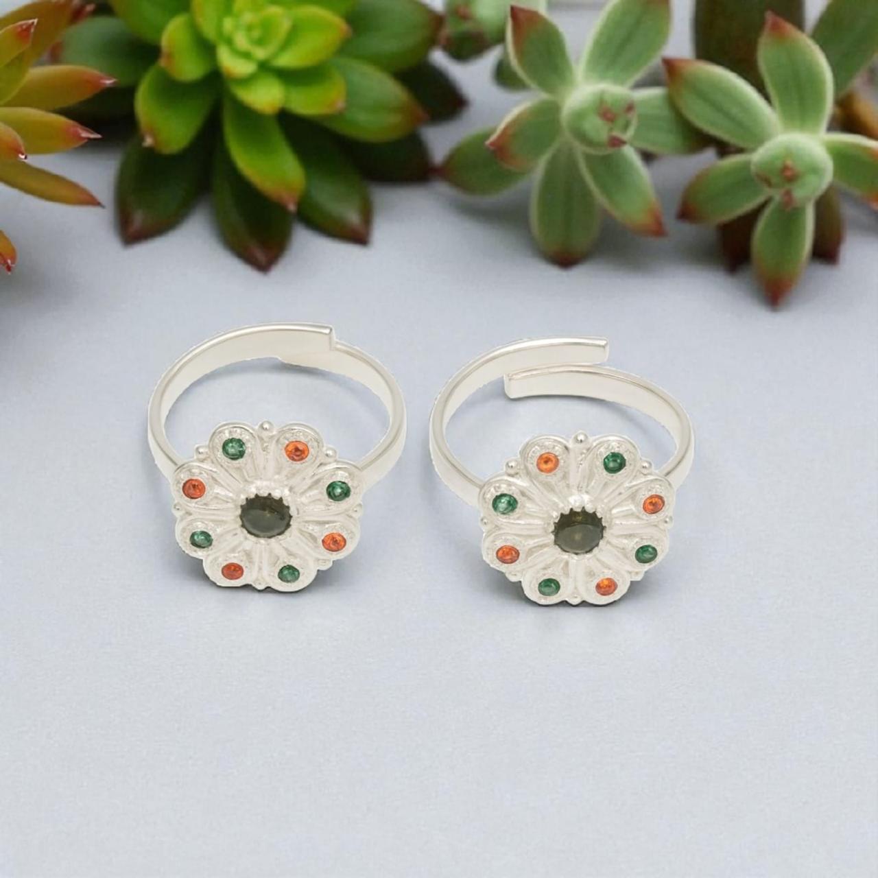 Multicolor Design (Green Stone) Shape Toe Ring
