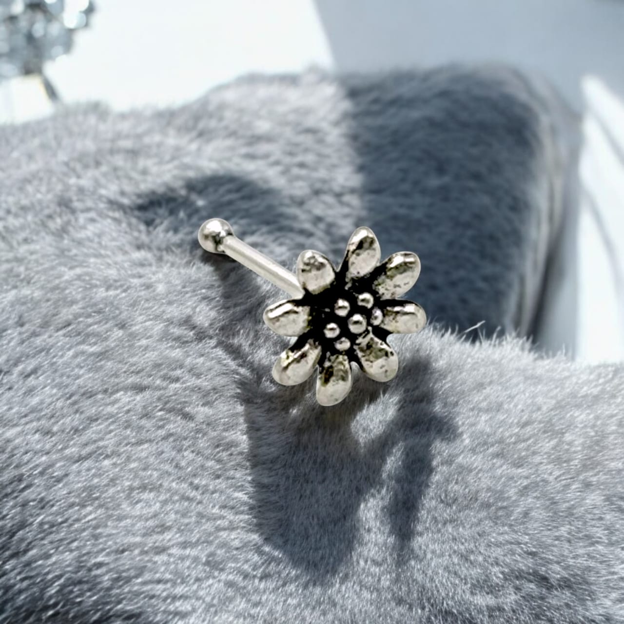 Silver Flower Nose Pin