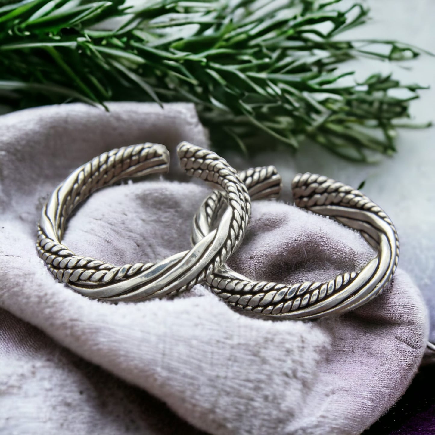 925 Sterling Silver Twisted Lining And Plain Rope Design Toe Ring For Women