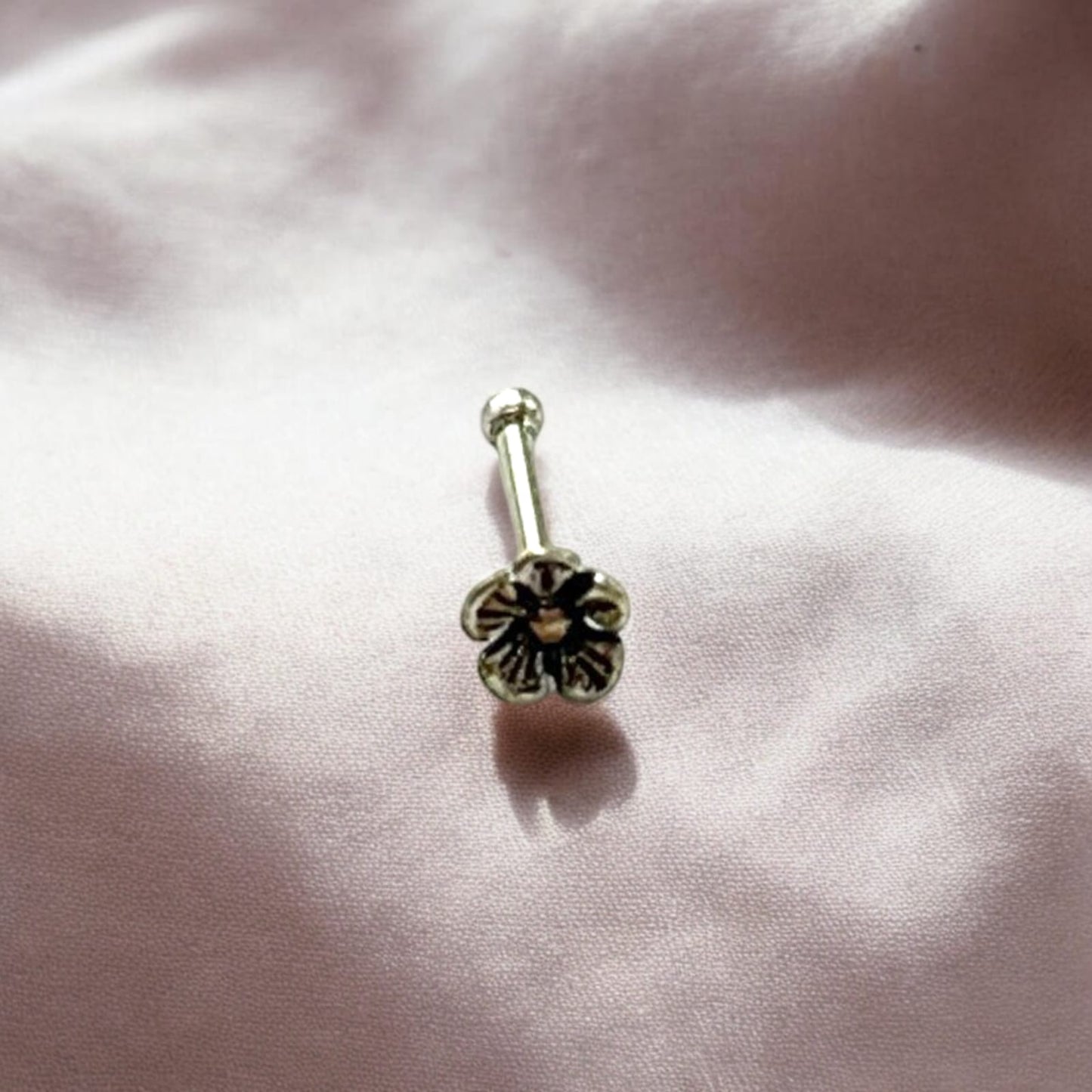 Flower Shape Nose Pin