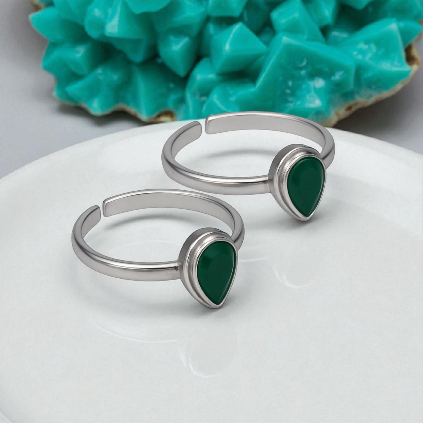 Silver Green Gemstone Design Toe Ring