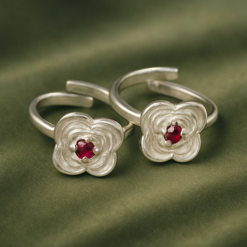 Floral Design With Pink Stone  Toe Ring