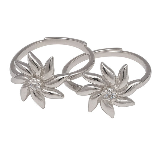 Floral Design Shape With Stone Toe Ring