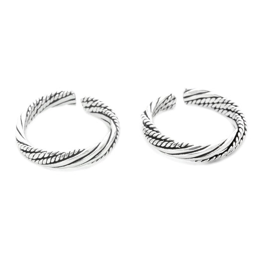 Twisted Lining And Plain Rope Design Toe Ring