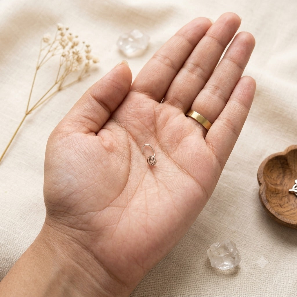 Round Shape With Tree Nose Pin Wire